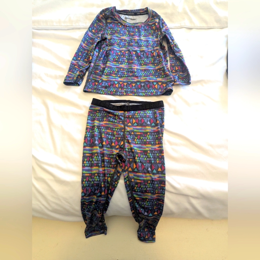 Terramar kids Thermal Midweight Base Layers 2T Black And Geometrix Sets Unisex